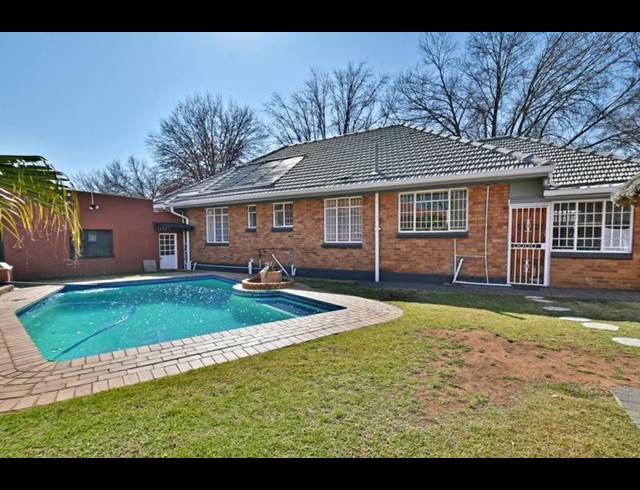 5 BEDROOM HOUSE FOR SALE IN THE HILL